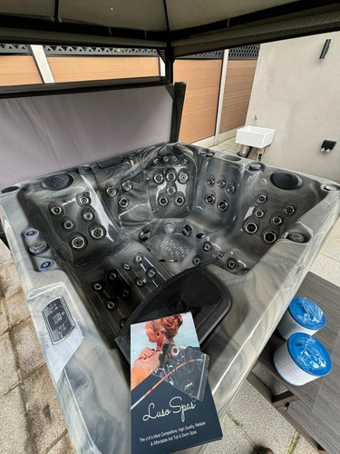 Person hot tub - 6,